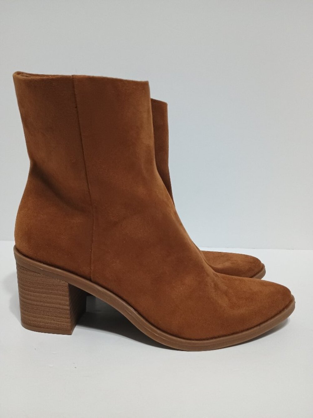 Universal Thread Women’s 9 Brown Faux Suede Ankle Boots Block Heel Side Zip - Picture 3 of 9